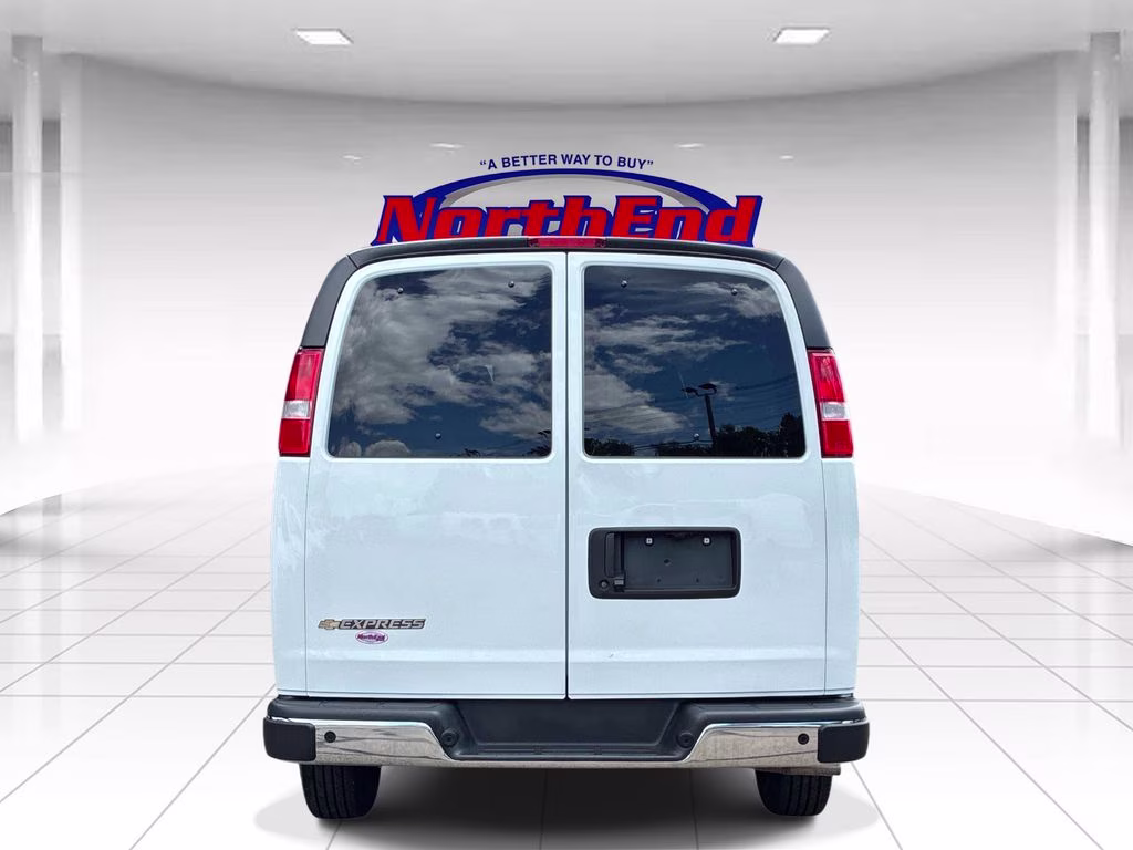 2025 Summit White Chevrolet Express 3500 LT RWD Van