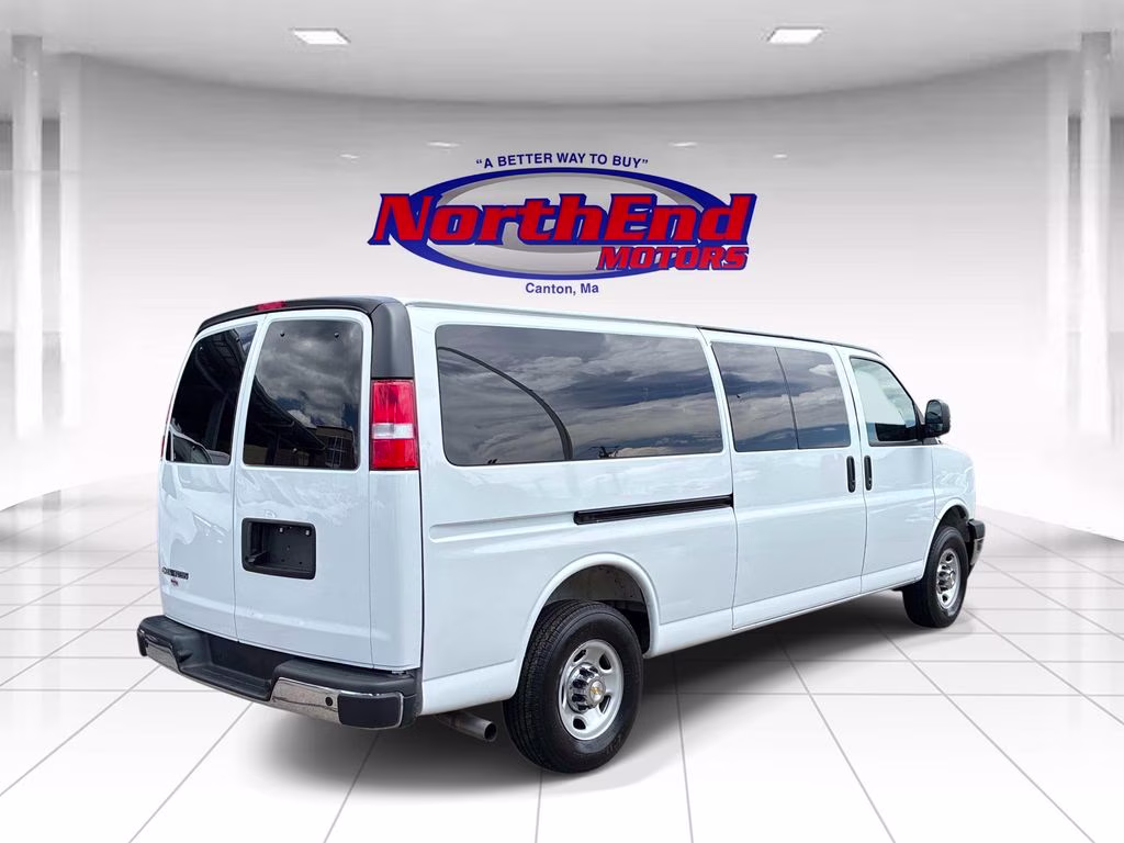 2025 Summit White Chevrolet Express 3500 LT RWD Van