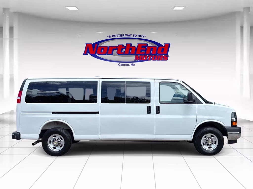 2025 Summit White Chevrolet Express 3500 LT RWD Van