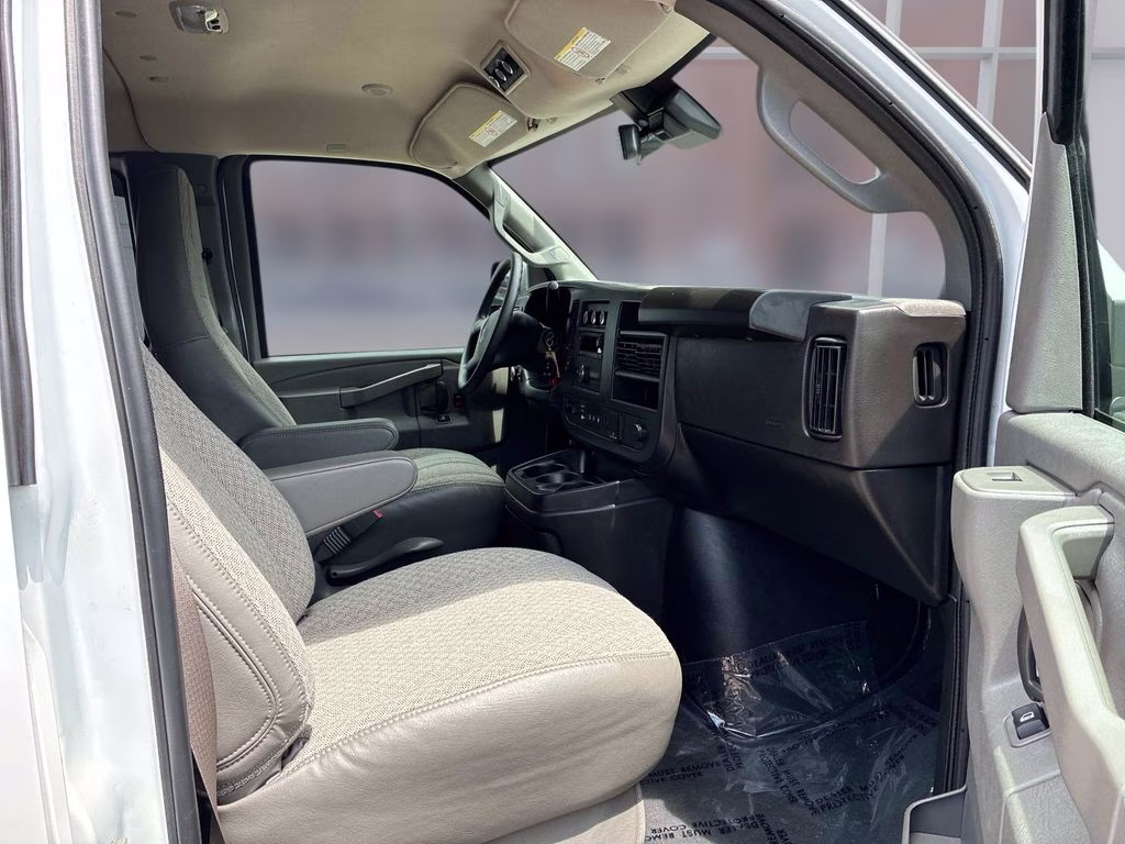 2025 Summit White Chevrolet Express 3500 LT RWD Van