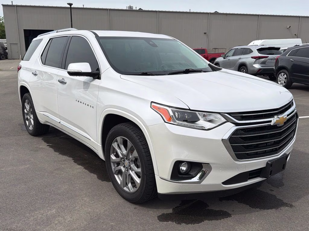 2018 Iridescent Pearl Tricoat Chevrolet Traverse Premier AWD SUV