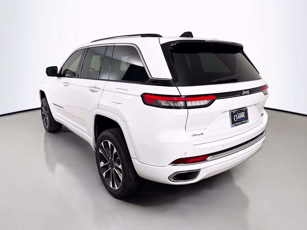 2023 Bright White Clearcoat Jeep Grand Cherokee Overland 4X4 SUV