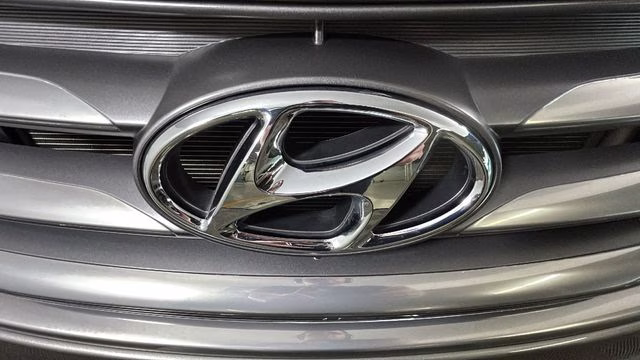 2017 Mineral Gray Hyundai Santa Fe Sport 2.4 Base FWD SUV