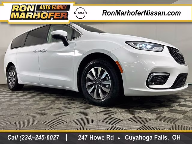 2023 Bright White Clearcoat Chrysler Pacifica Hybrid Touring L FWD Van