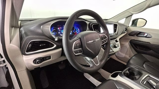 2023 Bright White Clearcoat Chrysler Pacifica Hybrid Touring L FWD Van