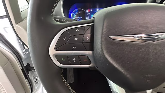 2023 Bright White Clearcoat Chrysler Pacifica Hybrid Touring L FWD Van