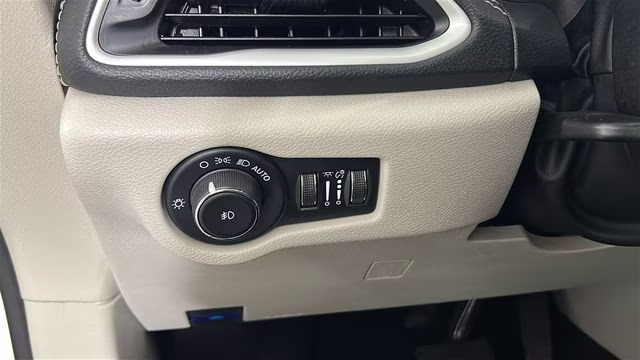 2023 Bright White Clearcoat Chrysler Pacifica Hybrid Touring L FWD Van