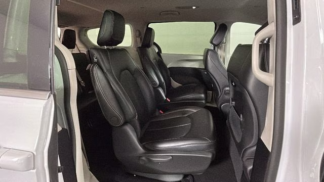 2023 Bright White Clearcoat Chrysler Pacifica Hybrid Touring L FWD Van