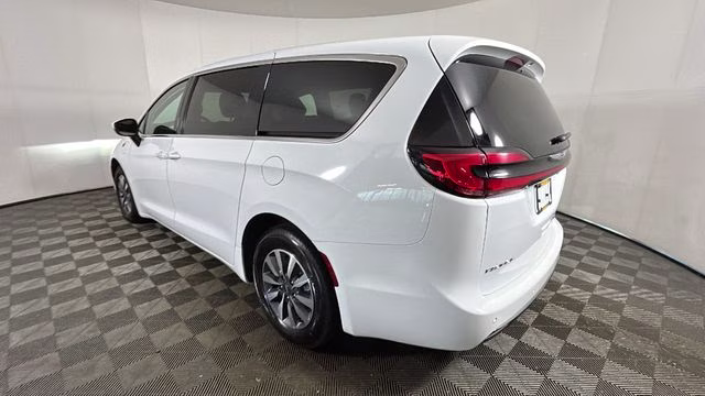 2023 Bright White Clearcoat Chrysler Pacifica Hybrid Touring L FWD Van