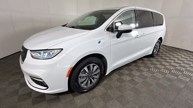 2023 Bright White Clearcoat Chrysler Pacifica Hybrid Touring L FWD Van