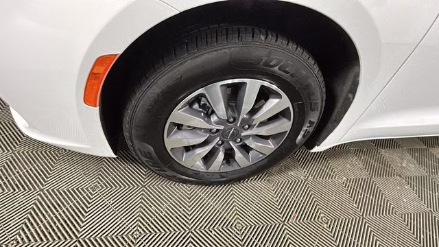 2023 Bright White Clearcoat Chrysler Pacifica Hybrid Touring L FWD Van
