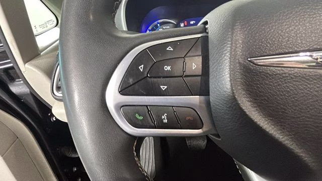 2023 Brilliant Black Crystal Pearlcoat Chrysler Pacifica Hybrid Touring L FWD Van