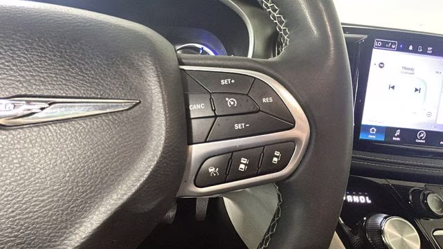 2023 Brilliant Black Crystal Pearlcoat Chrysler Pacifica Hybrid Touring L FWD Van