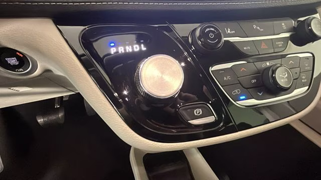 2023 Brilliant Black Crystal Pearlcoat Chrysler Pacifica Hybrid Touring L FWD Van