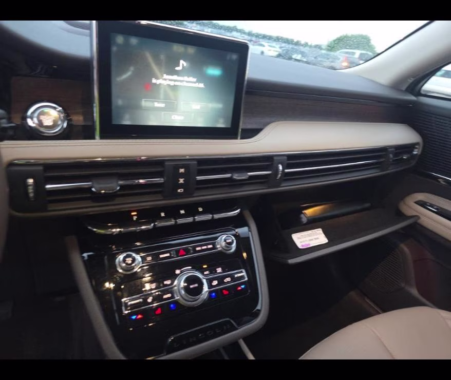 2022 Pristine White Metallic Tri-Coat Lincoln Corsair Reserve AWD SUV