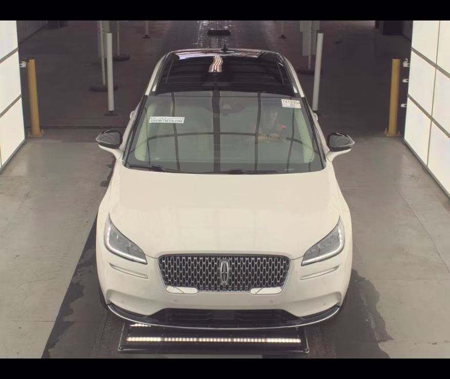 2022 Pristine White Metallic Tri-Coat Lincoln Corsair Reserve AWD SUV