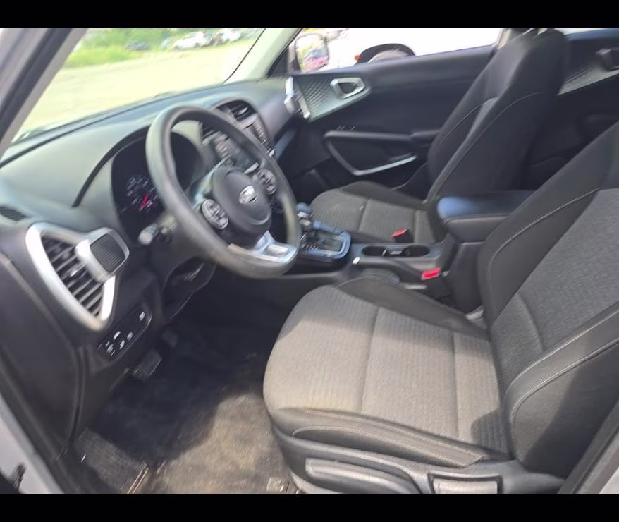 2020 Sparkling Silver Kia Soul S FWD Hatchback