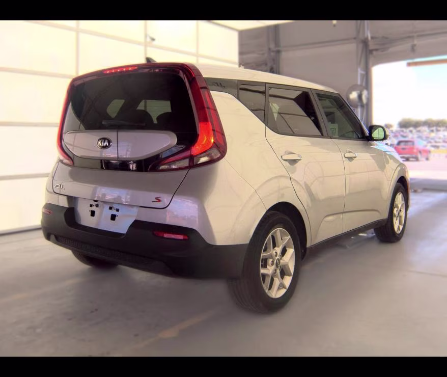 2020 Sparkling Silver Kia Soul S FWD Hatchback