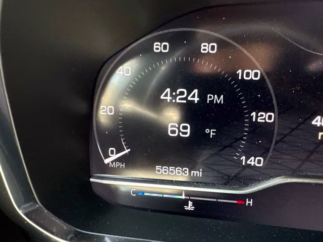 2022 Redwood Metallic GMC Yukon XL SLT 4X4 SUV