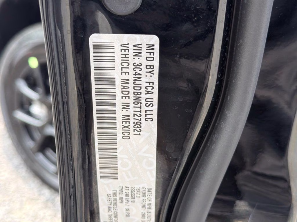 2026 Diamond Black Crystal Pearlcoat Jeep Compass Latitude 4X4 SUV