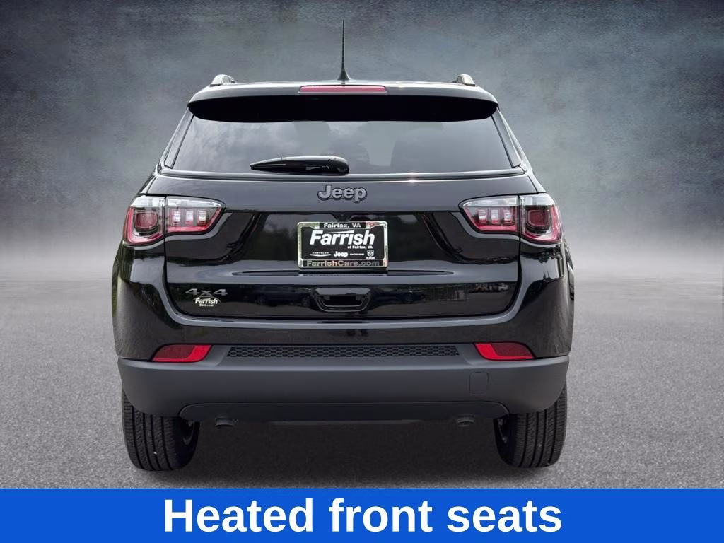 2026 Diamond Black Crystal Pearlcoat Jeep Compass Latitude 4X4 SUV