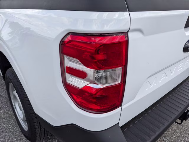 2026 Oxford White Ford Maverick XL FWD Truck