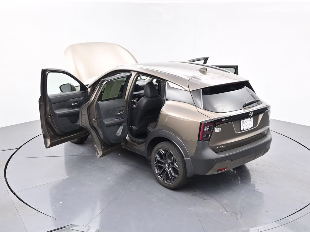 2025 Canyon Bronze Metallic Nissan Kicks SR FWD SUV