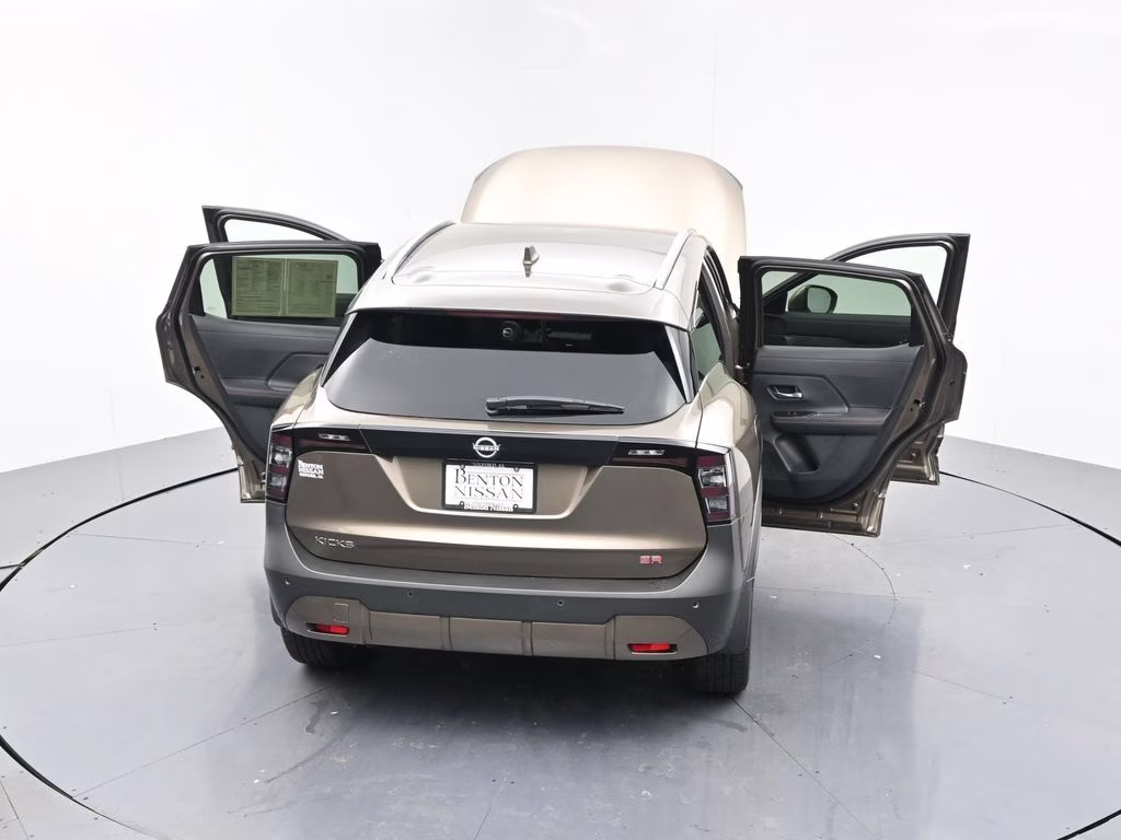 2025 Canyon Bronze Metallic Nissan Kicks SR FWD SUV