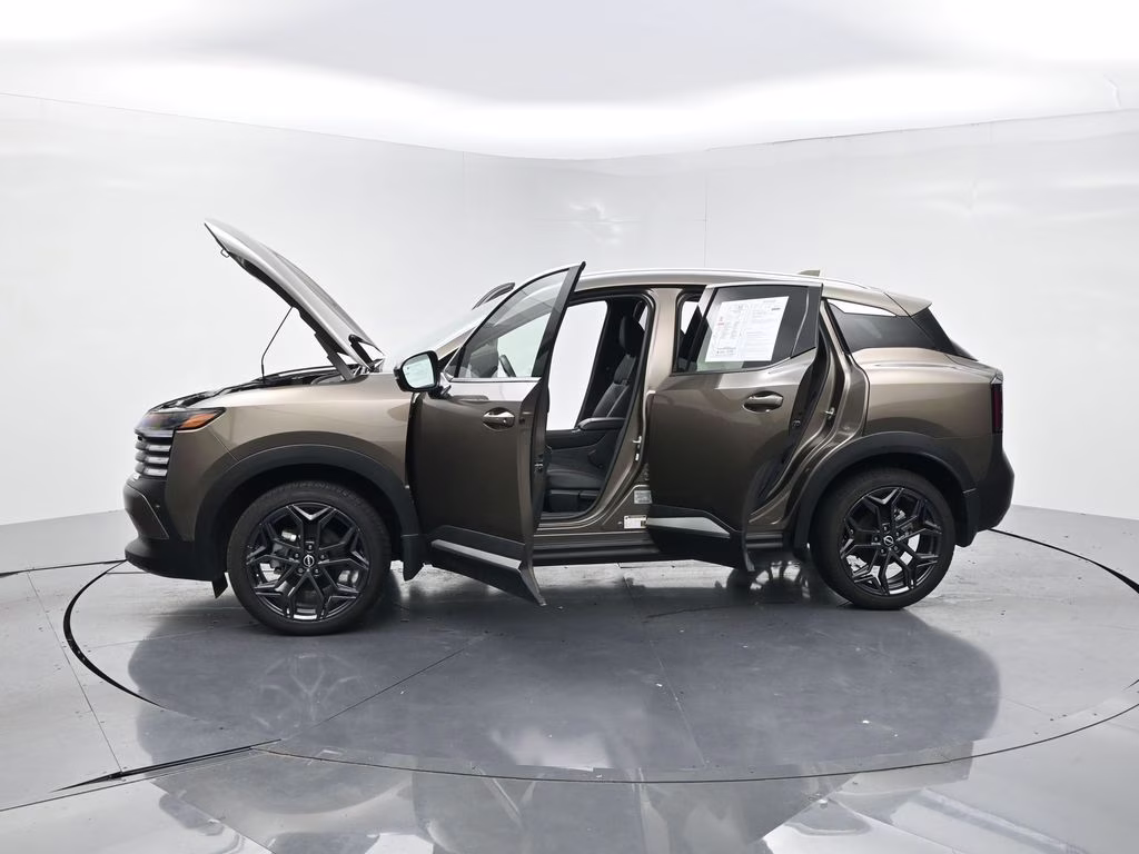 2025 Canyon Bronze Metallic Nissan Kicks SR FWD SUV