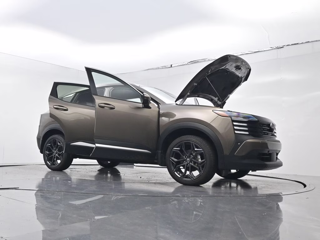 2025 Canyon Bronze Metallic Nissan Kicks SR FWD SUV