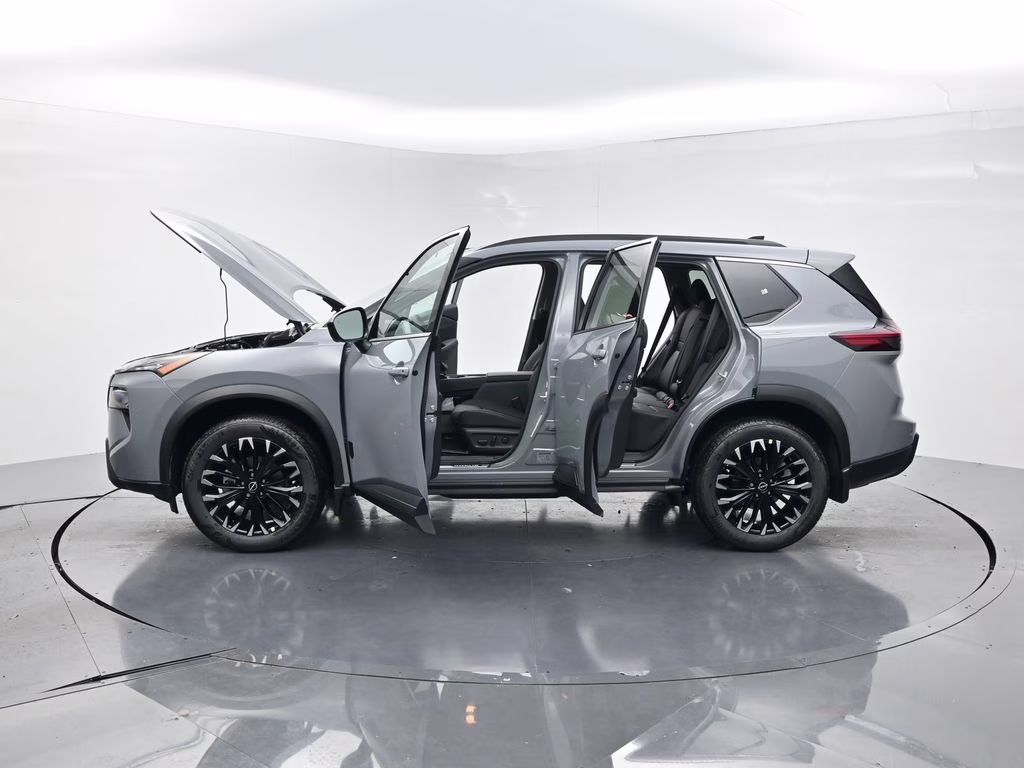 2026 Boulder Gray Pearl Nissan Rogue Dark Armor FWD SUV