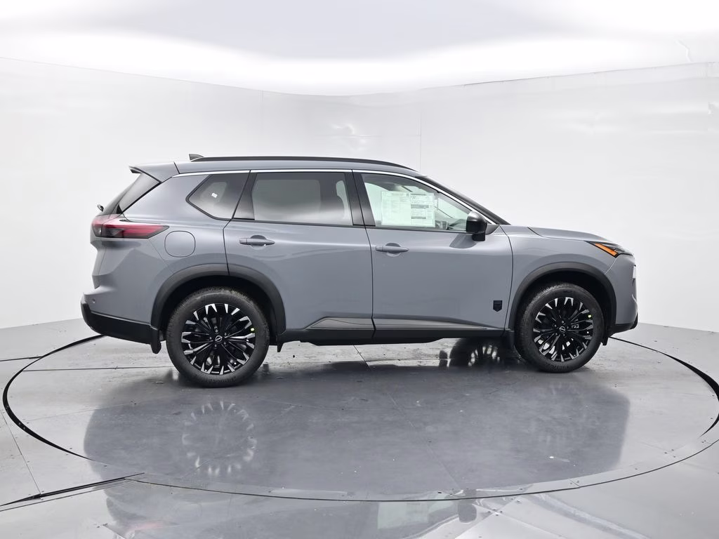 2026 Boulder Gray Pearl Nissan Rogue Dark Armor FWD SUV