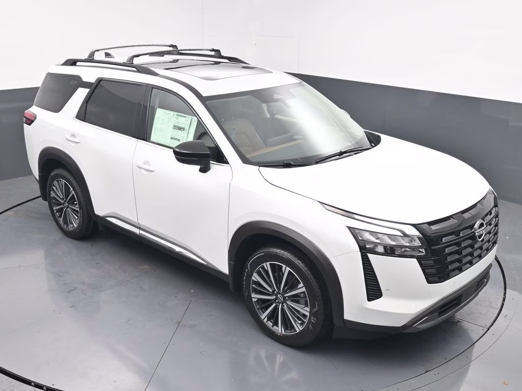 2026 Everest White Pearl Tricoat Nissan Pathfinder Platinum FWD SUV