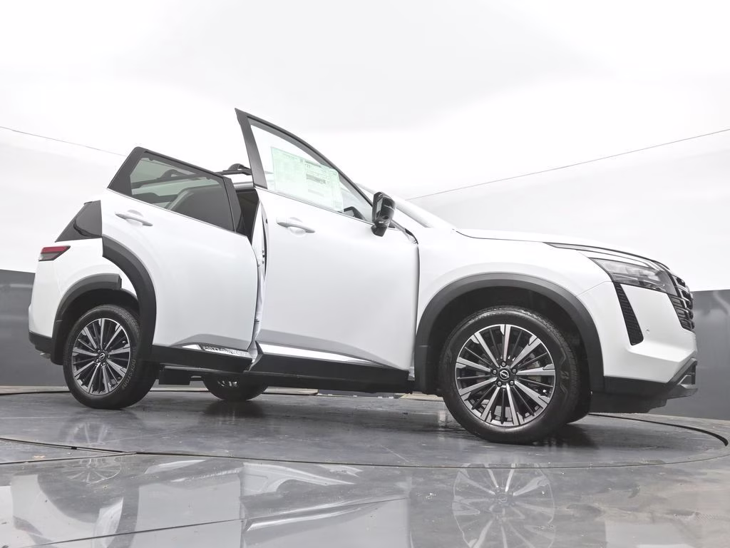 2026 Everest White Pearl Tricoat Nissan Pathfinder Platinum FWD SUV
