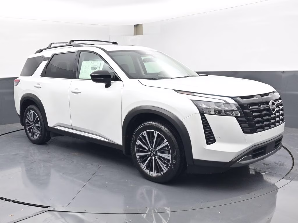2026 Everest White Pearl Tricoat Nissan Pathfinder Platinum FWD SUV