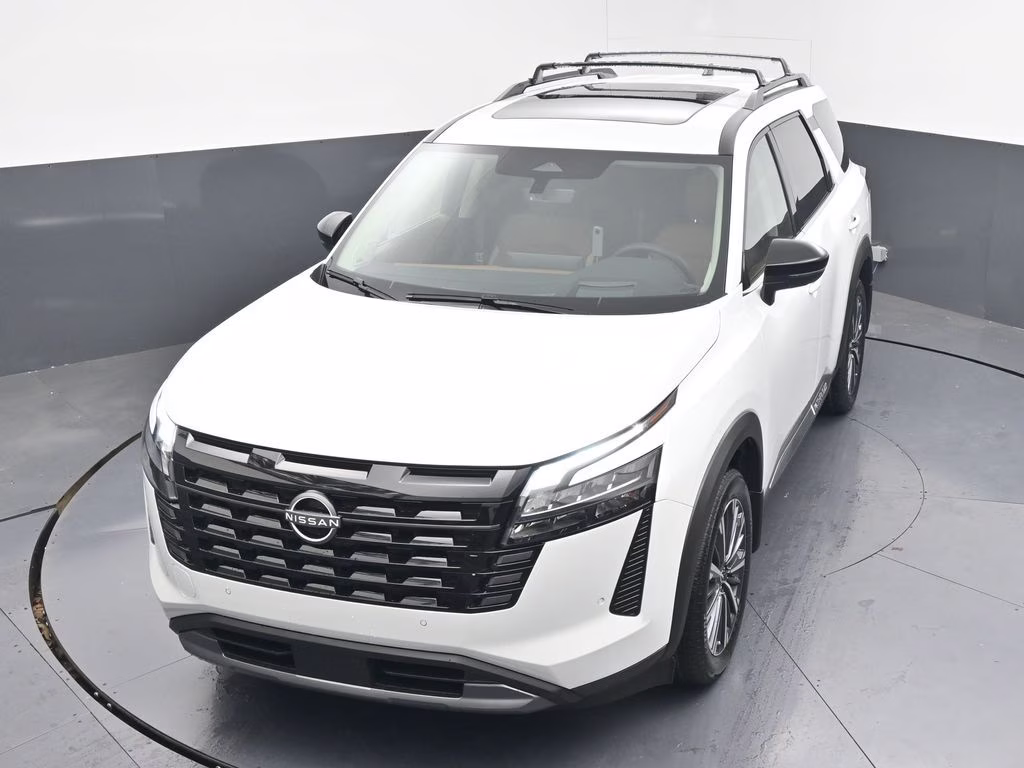 2026 Everest White Pearl Tricoat Nissan Pathfinder Platinum FWD SUV