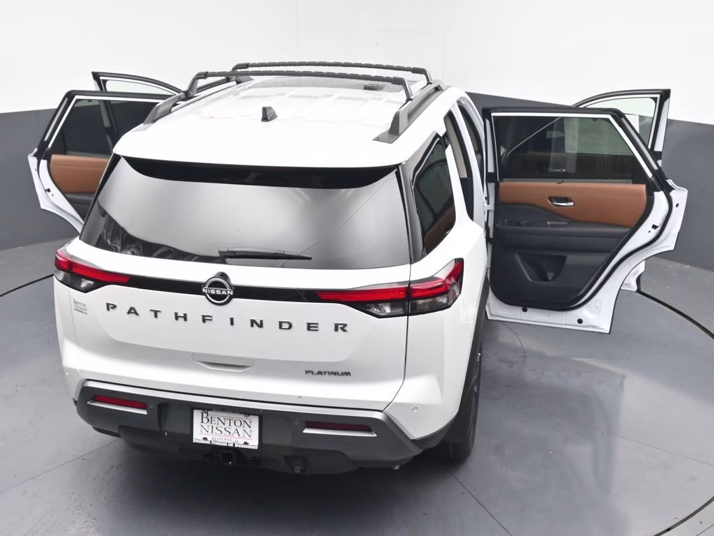 2026 Everest White Pearl Tricoat Nissan Pathfinder Platinum FWD SUV