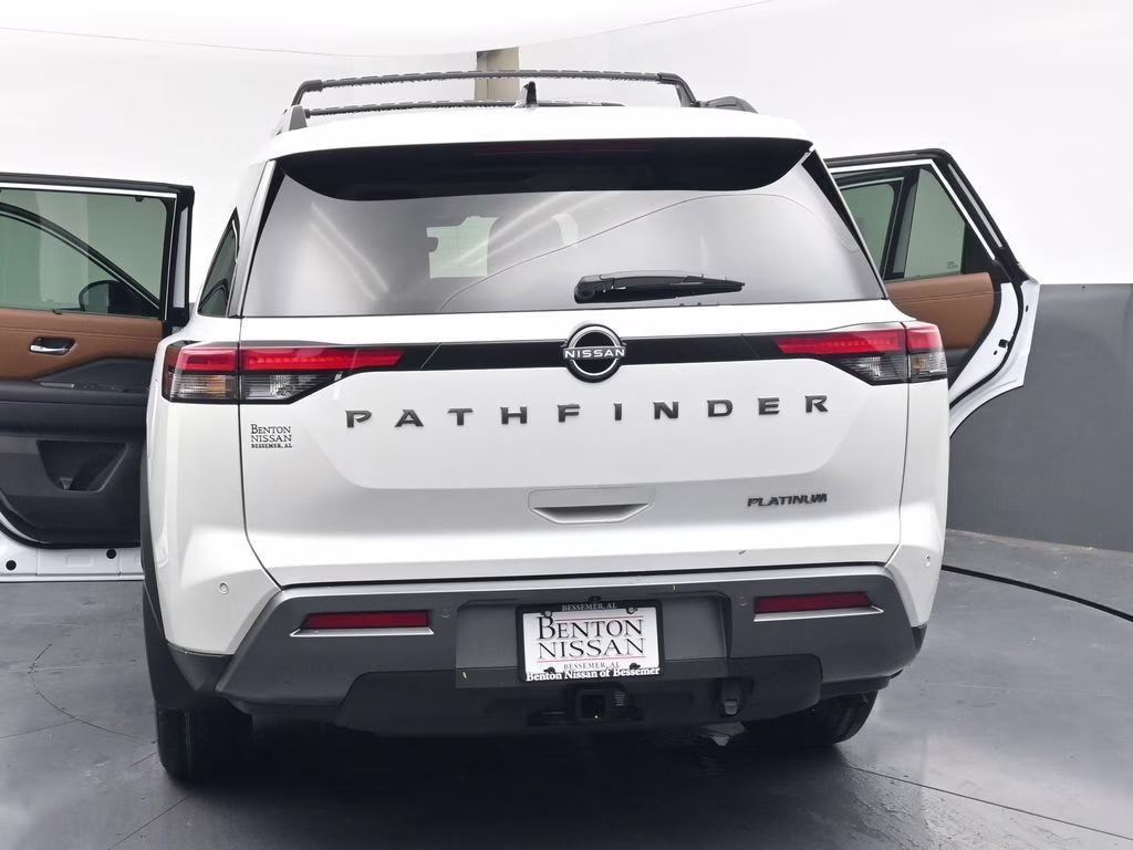 2026 Everest White Pearl Tricoat Nissan Pathfinder Platinum FWD SUV