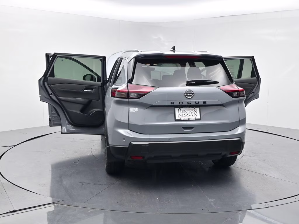 2026 Boulder Gray Pearl Nissan Rogue Dark Armor FWD SUV