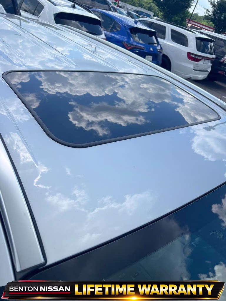 2020 Blue Toyota Highlander XLE FWD SUV
