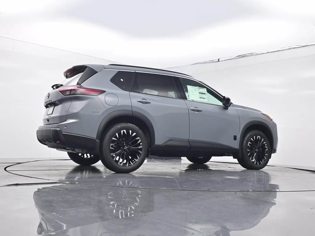 2026 Boulder Gray Pearl Nissan Rogue Dark Armor FWD SUV