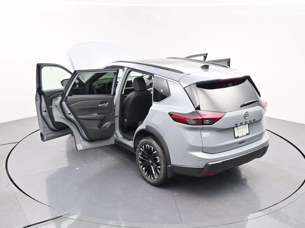 2026 Boulder Gray Pearl Nissan Rogue Dark Armor FWD SUV