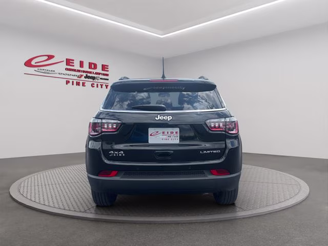 2026 Diamond Black Crystal Pearlcoat Jeep Compass Limited 4X4 SUV