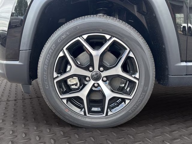 2026 Diamond Black Crystal Pearlcoat Jeep Compass Limited 4X4 SUV