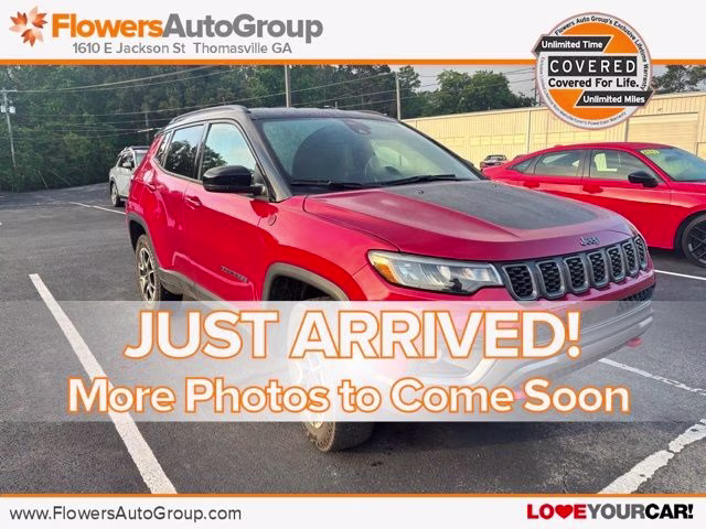 2025 Red Hot Pearlcoat Jeep Compass Trailhawk SUV