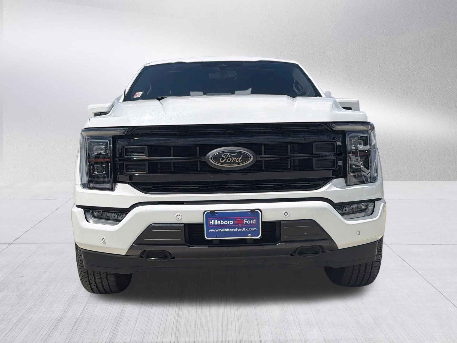 2022 Star White Metallic Tri-Coat Ford F-150 Platinum 4X4 Truck
