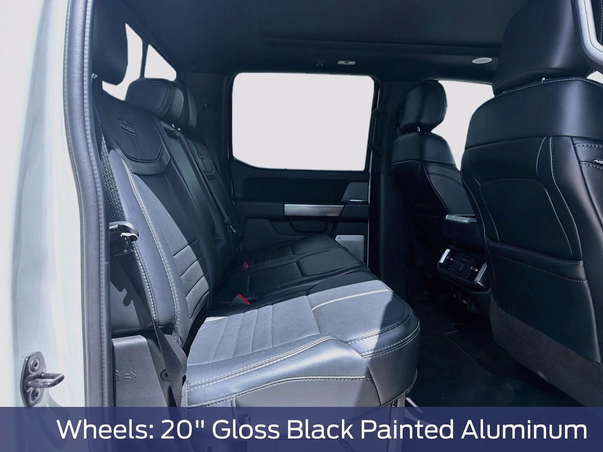 2022 Star White Metallic Tri-Coat Ford F-150 Platinum 4X4 Truck