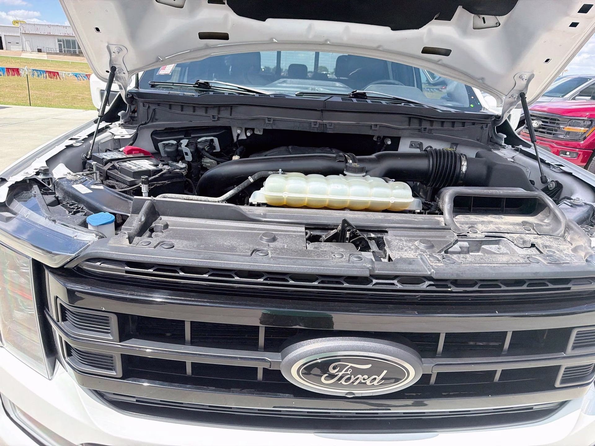 2022 Star White Metallic Tri-Coat Ford F-150 Platinum 4X4 Truck