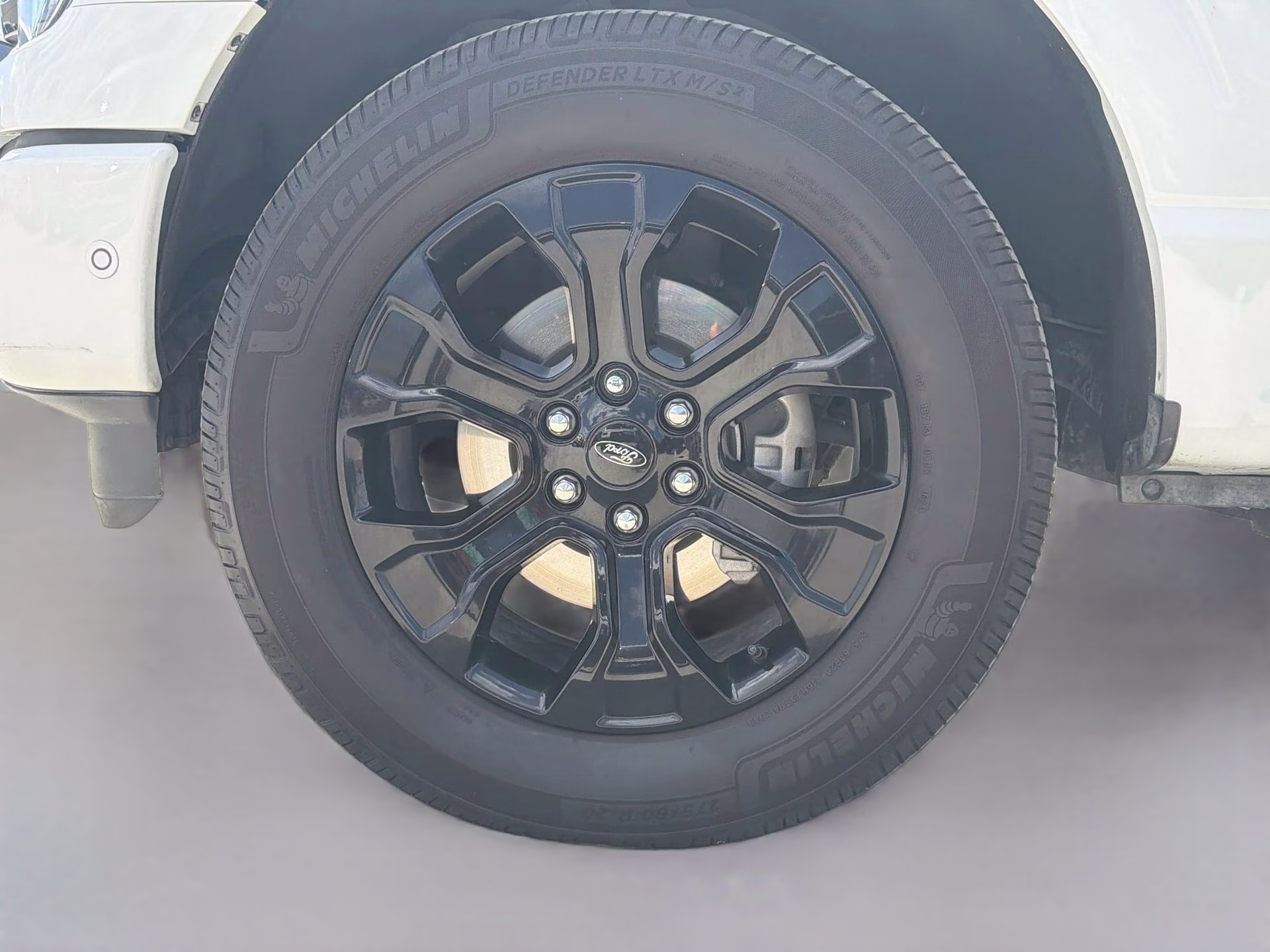 2022 Star White Metallic Tri-Coat Ford F-150 Platinum 4X4 Truck