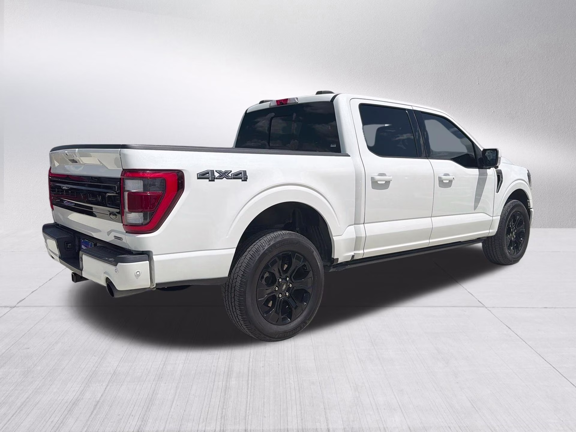 2022 Star White Metallic Tri-Coat Ford F-150 Platinum 4X4 Truck